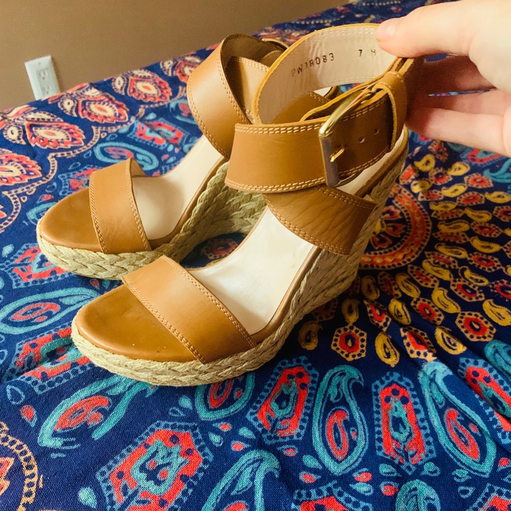 Stuart Weitzman Crossover Strap Wedges Size 7